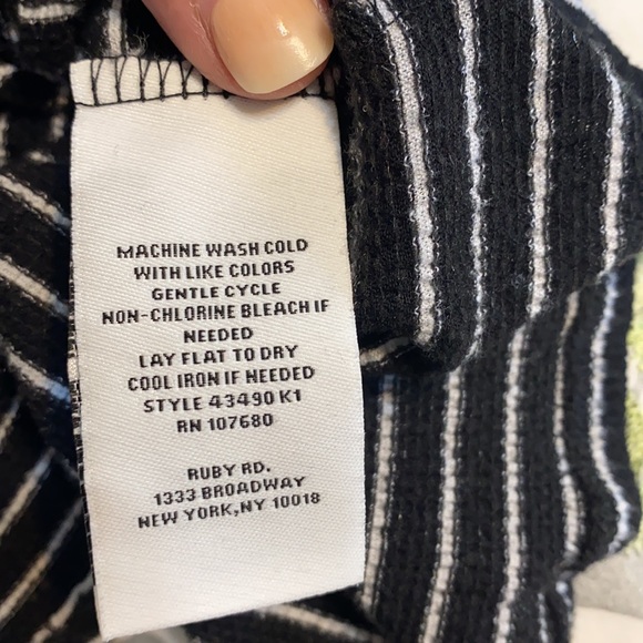 Ruby Rd, knit front tie, bell sleeves top M - Picture 8 of 10